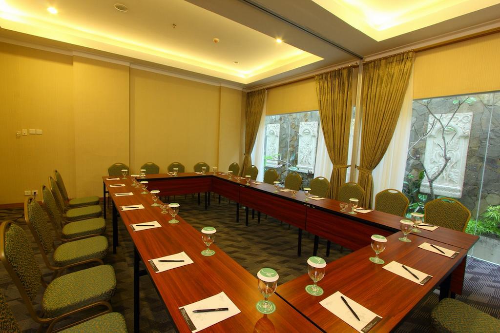 Aziza Syariah Hotel Solo By Horison Zewnętrze zdjęcie