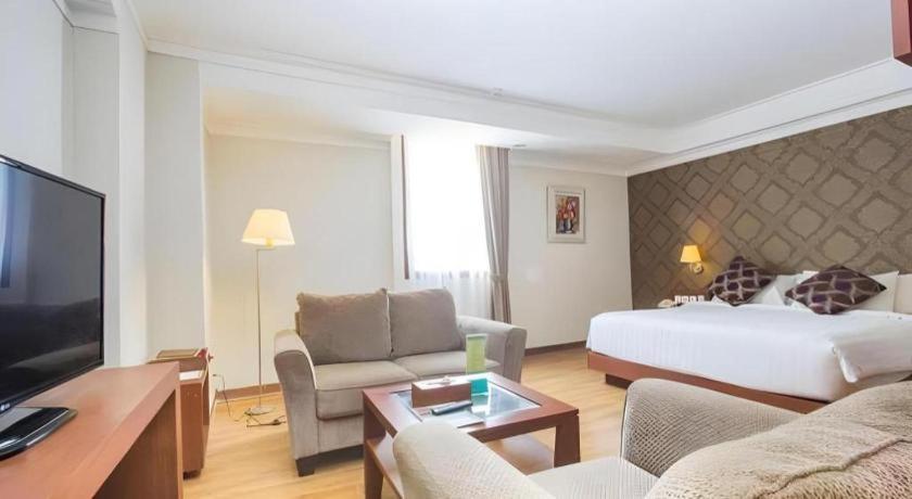Aziza Syariah Hotel Solo By Horison Zewnętrze zdjęcie